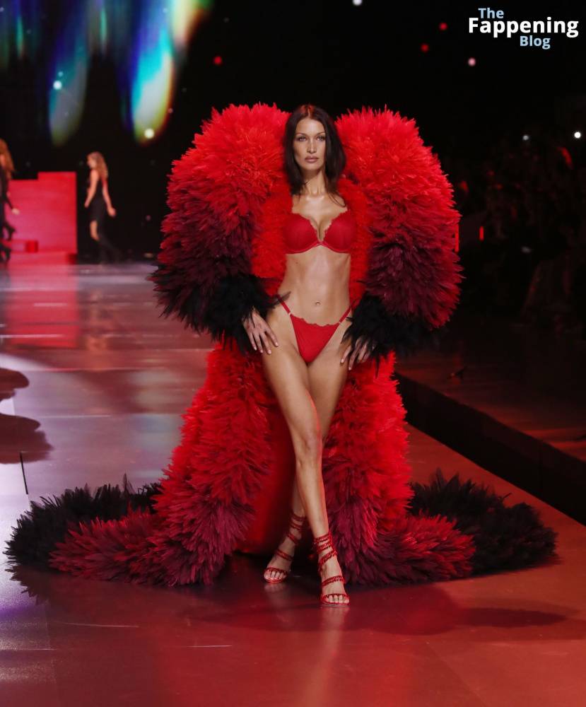 Bella Hadid Looks Stunning in Red at the 2024 Victoria’s Secret Show (63 Photos) - #21