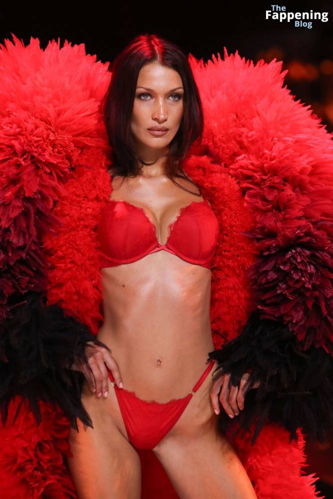 Bella Hadid Looks Stunning in Red at the 2024 Victoria’s Secret Show (63 Photos) - #11