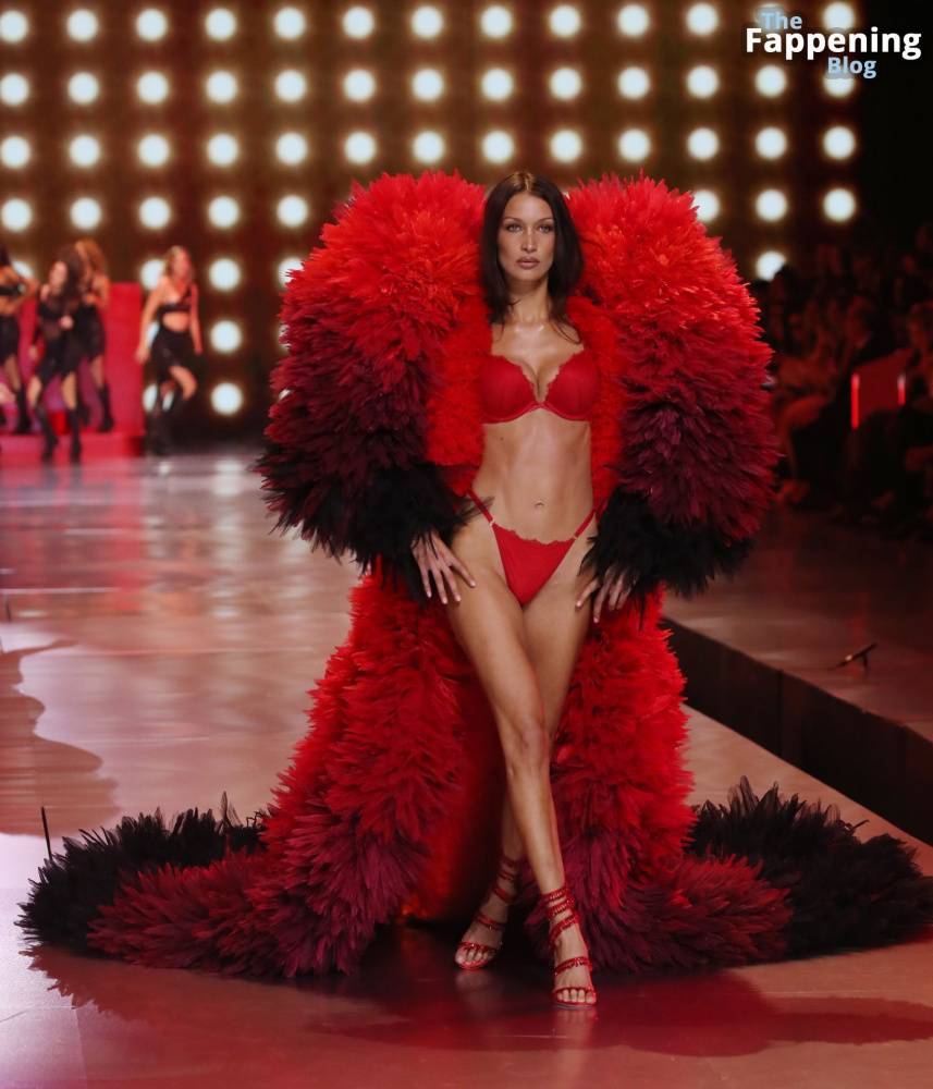 Bella Hadid Looks Stunning in Red at the 2024 Victoria’s Secret Show (63 Photos) - #19