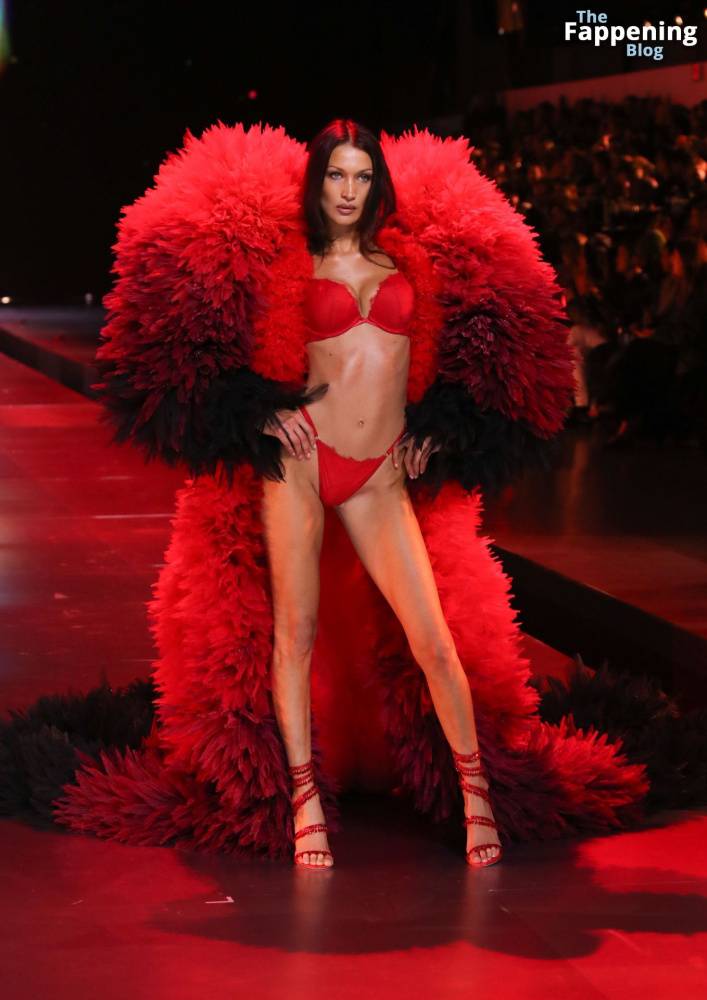 Bella Hadid Looks Stunning in Red at the 2024 Victoria’s Secret Show (63 Photos) - #14