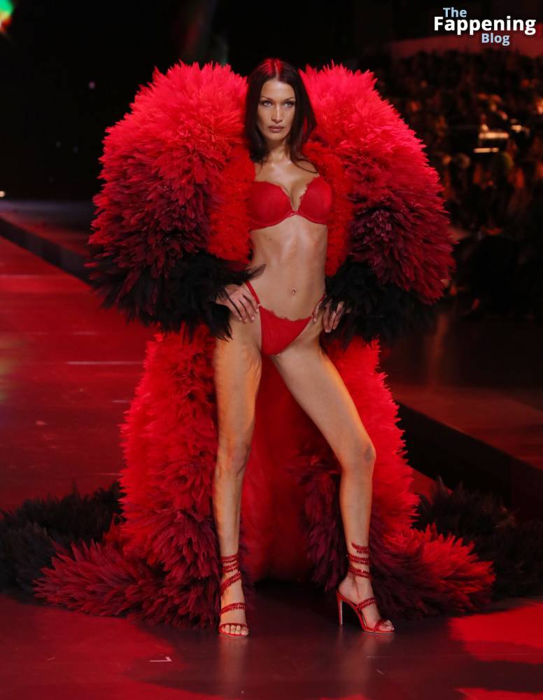 Bella Hadid Looks Stunning in Red at the 2024 Victoria’s Secret Show (63 Photos) - #24