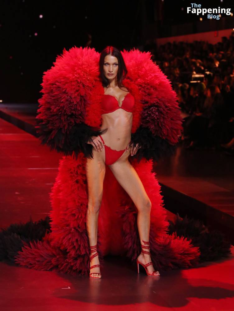 Bella Hadid Looks Stunning in Red at the 2024 Victoria’s Secret Show (63 Photos) - #20