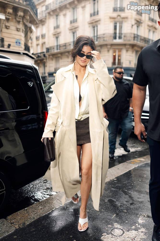 Kylie Jenner Flaunts Her Sexy Legs & Tits in Paris (29 Photos) - #13