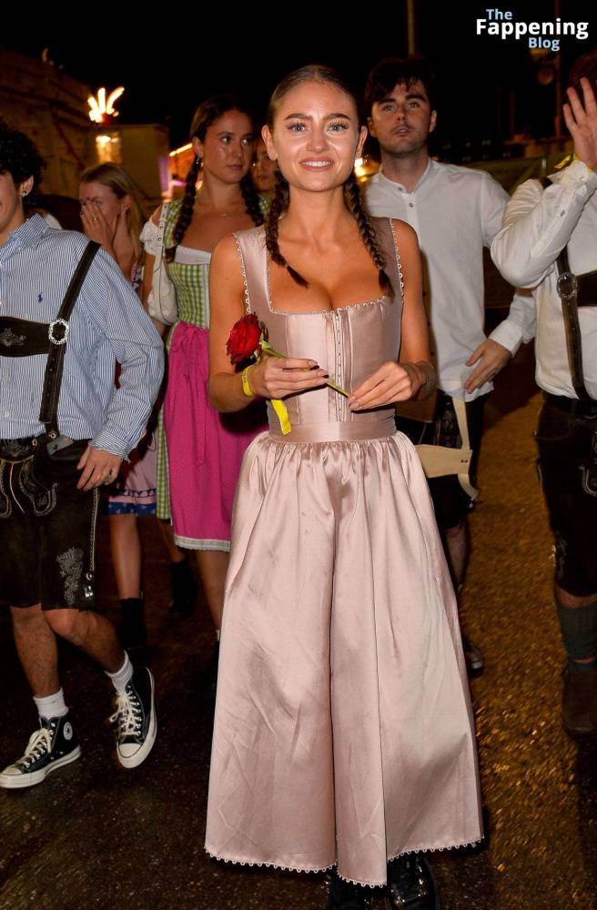 Leni Klum Displays Nice Cleavage at Oktoberfest in Munich (23 Photos) - #5