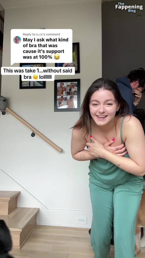 Ariel Winter Flashes Her Nude Tit (9 Pics + Video) - #4