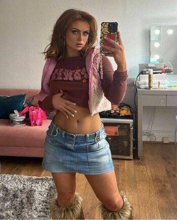 Maisie Smith / maisiesmithofficial Nude - #14