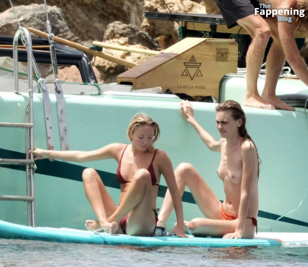 Lila Grace Moss Enjoys Her Holidays with Her Friends Out in Ibiza (74 Photos) - #30
