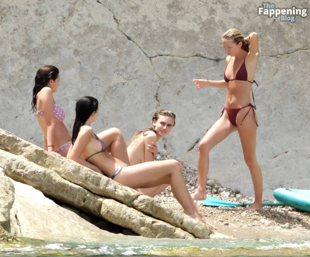 Lila Grace Moss Enjoys Her Holidays with Her Friends Out in Ibiza (74 Photos) - #18