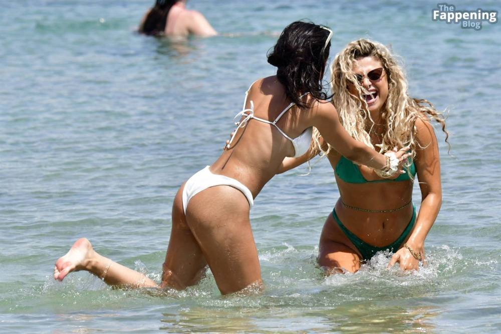 Antigoni Buxton & Paige Thorne Show Off Their Sexy Bikini Bodies (34 Photos) - #5