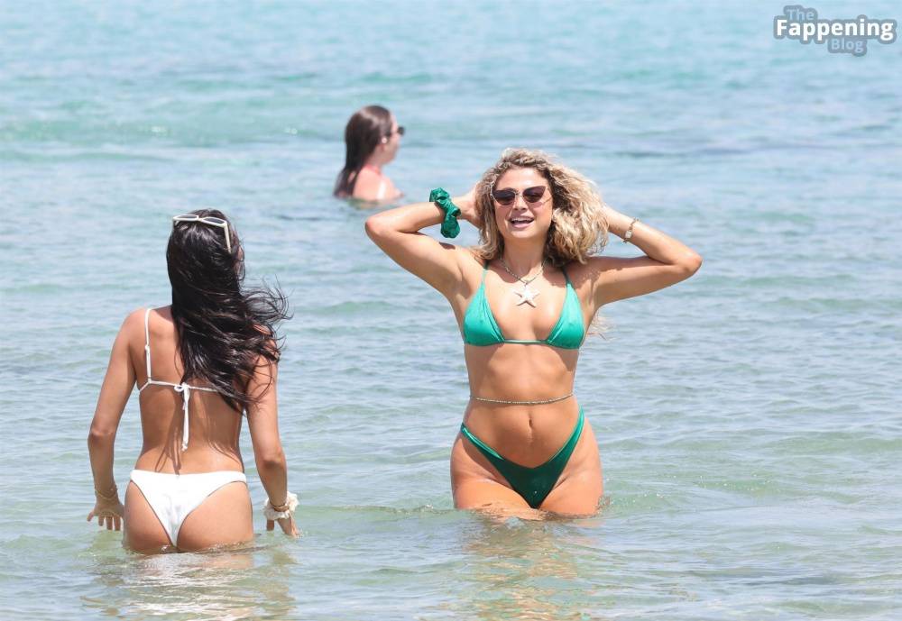 Antigoni Buxton & Paige Thorne Show Off Their Sexy Bikini Bodies (34 Photos) - #30