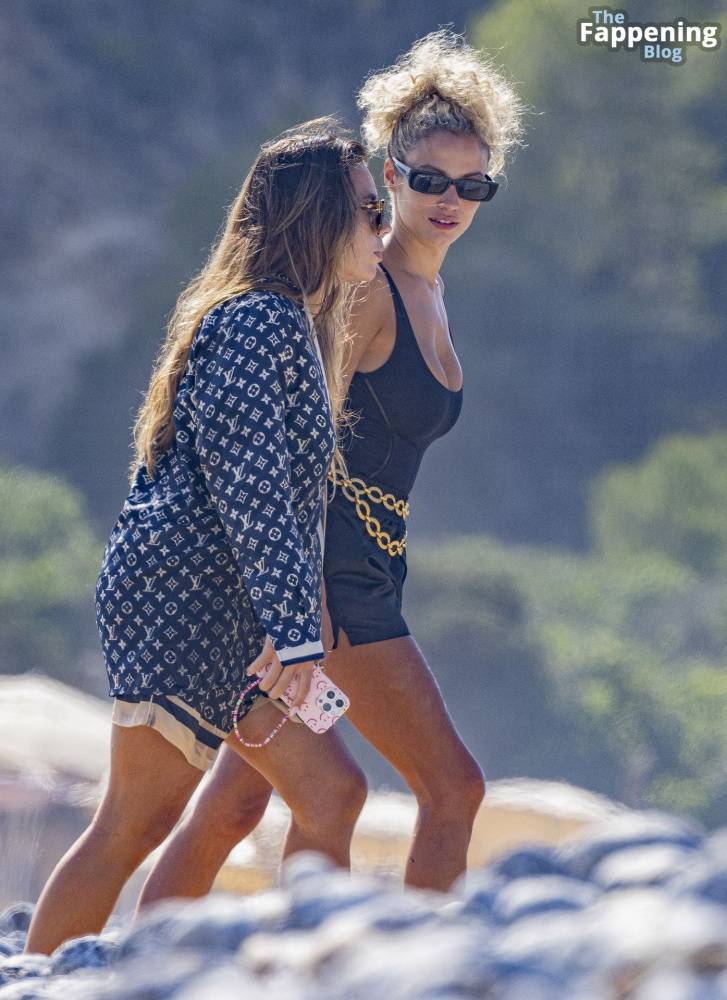 Rose Bertram Displays Nice Cleavage in Ibiza (43 Photos) - #6