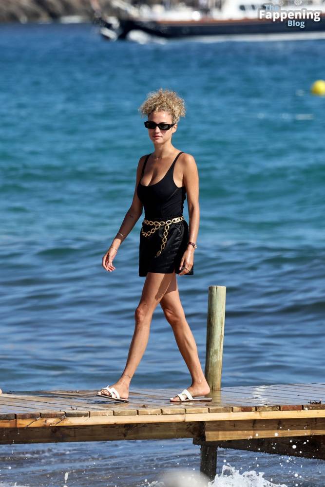 Rose Bertram Displays Nice Cleavage in Ibiza (43 Photos) - #16