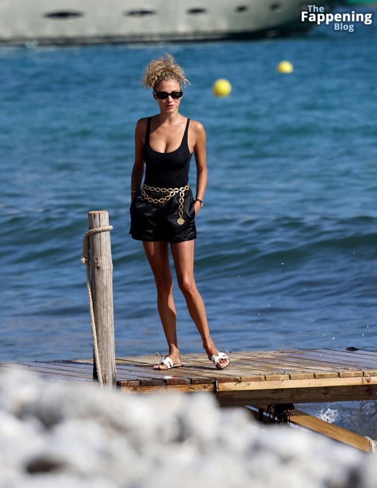 Rose Bertram Displays Nice Cleavage in Ibiza (43 Photos) - #10