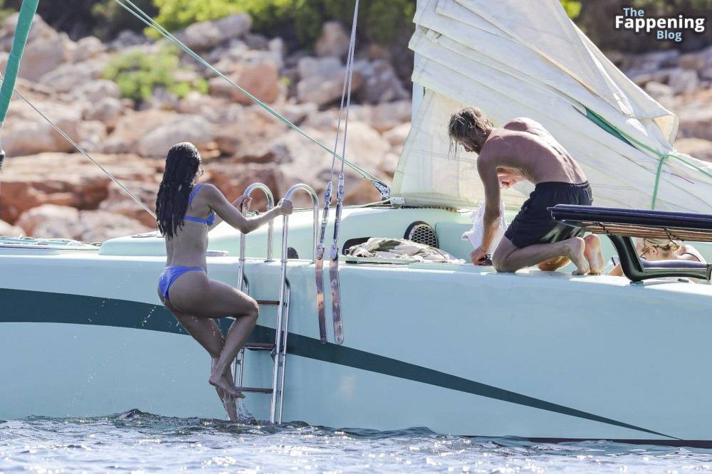 Eiza Gonzalez Looks Sexy in a Blue Bikini as She Enjoys a Day with Friends in Ibiza (18 Photos) - #15