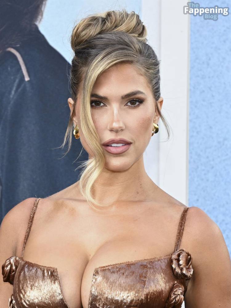 Kara Del Toro Shows Off Her Curves at the “Bikeriders” Premiere (40 Photos) - #9