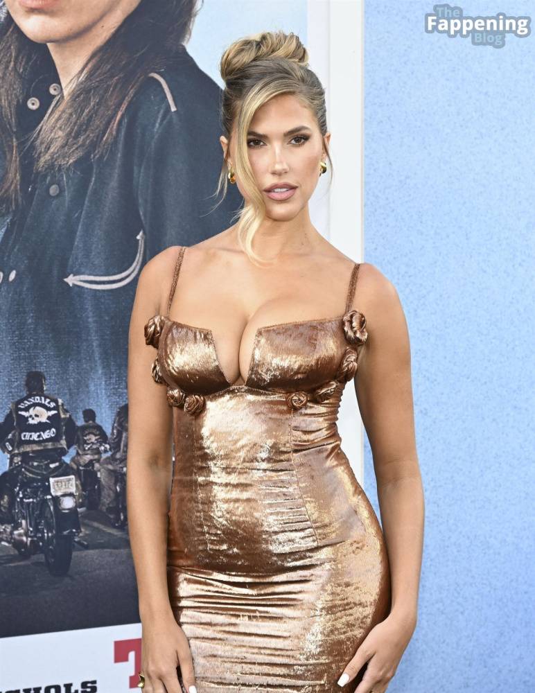 Kara Del Toro Shows Off Her Curves at the “Bikeriders” Premiere (40 Photos) - #8