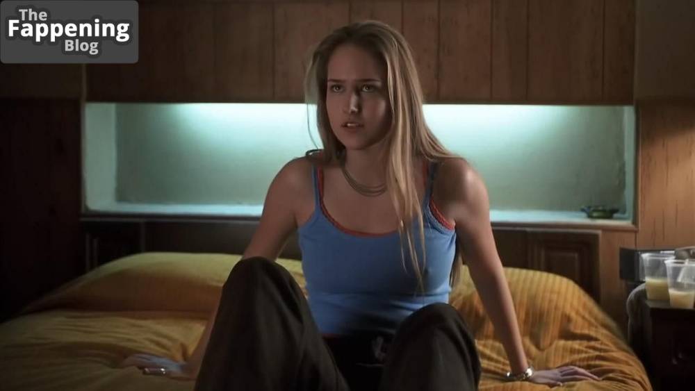 Leelee Sobieski Sexy (8 Photos) - #4