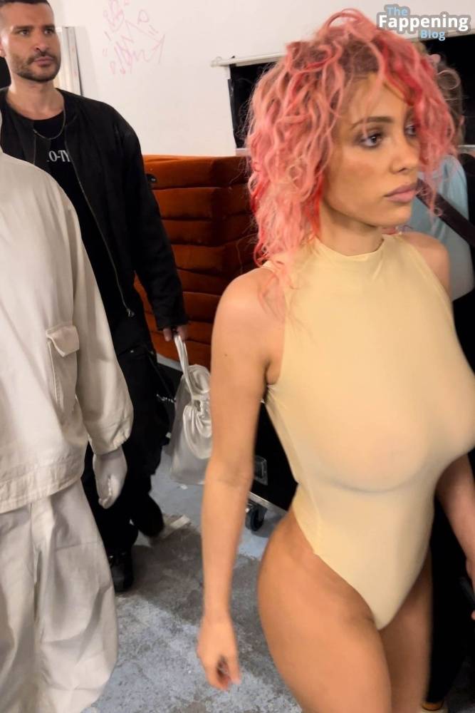 Bianca Censori Flashes Her Nude Boobs in Paris (57 Photos) - #25