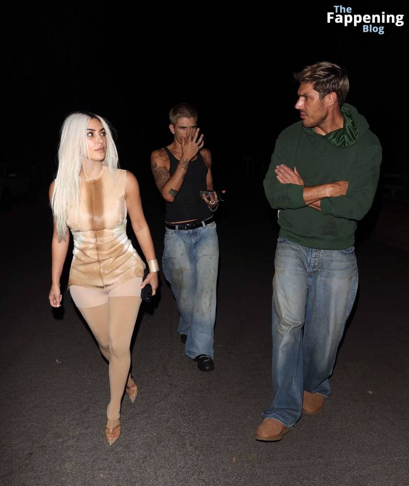 Kim Kardashian Rocks Stunning Outfit in LA (15 Photos) - #8