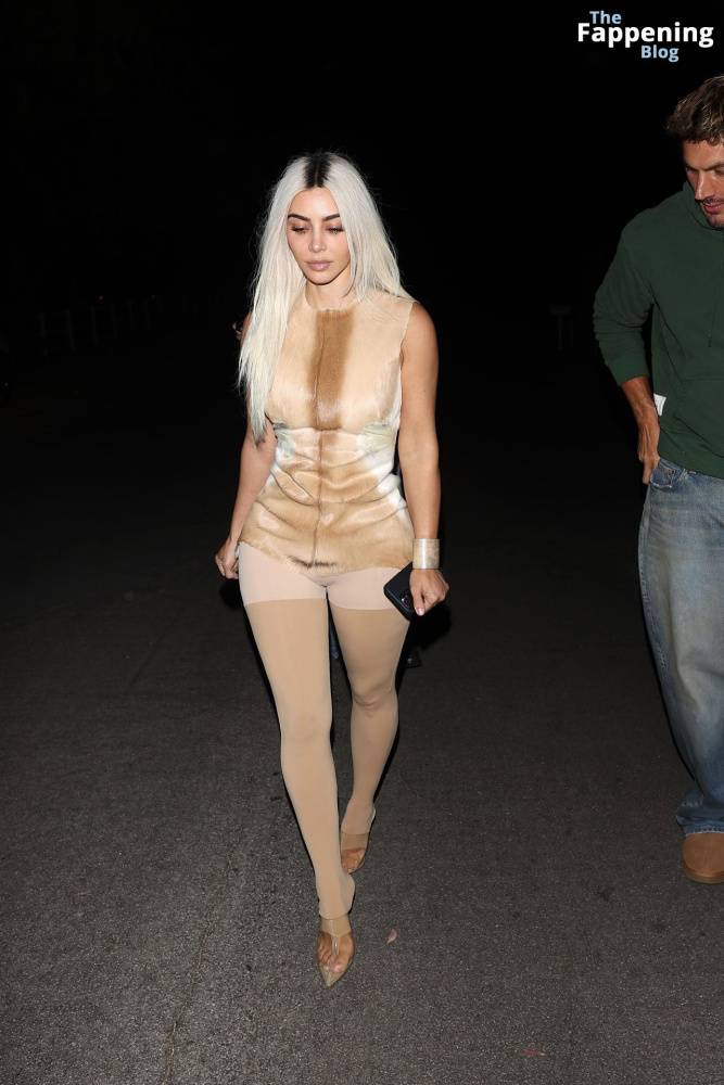 Kim Kardashian Rocks Stunning Outfit in LA (15 Photos) - #13