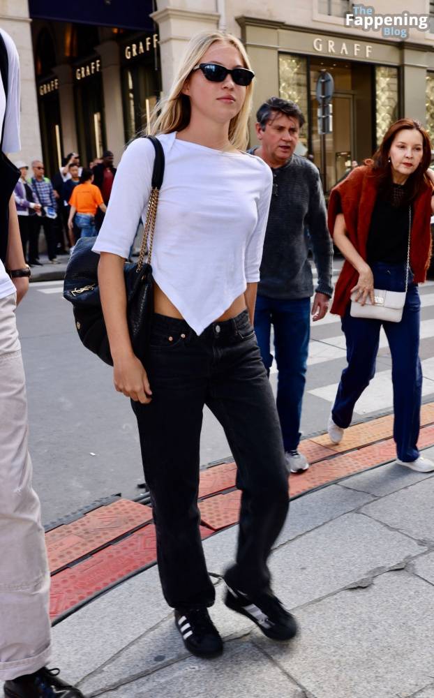 Braless Lila Moss Arrives for Paris Fashion Week (7 Photos) - #1
