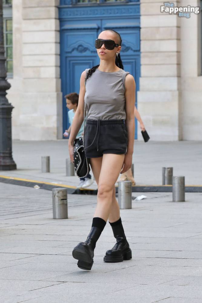 Braless FKA Twigs Arrives in Paris Ahead of Haute Couture and Vogue World (35 Photos) - #19