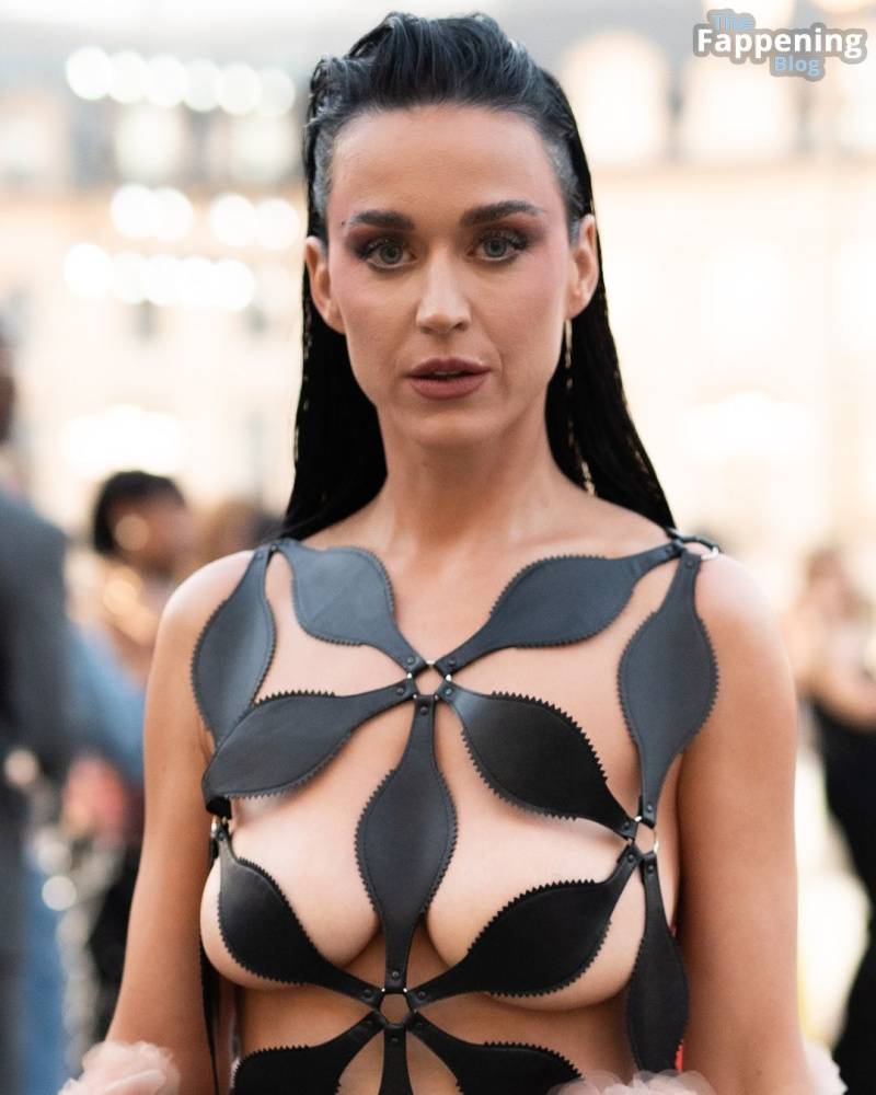 Katy Perry Displays Her Sexy Boobs at the Vogue World: Paris Fashion Show (50 Photos) - #30