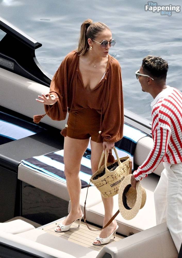 Jennifer Lopez Shows Off Her Curves in Italy (75 Photos) - #16