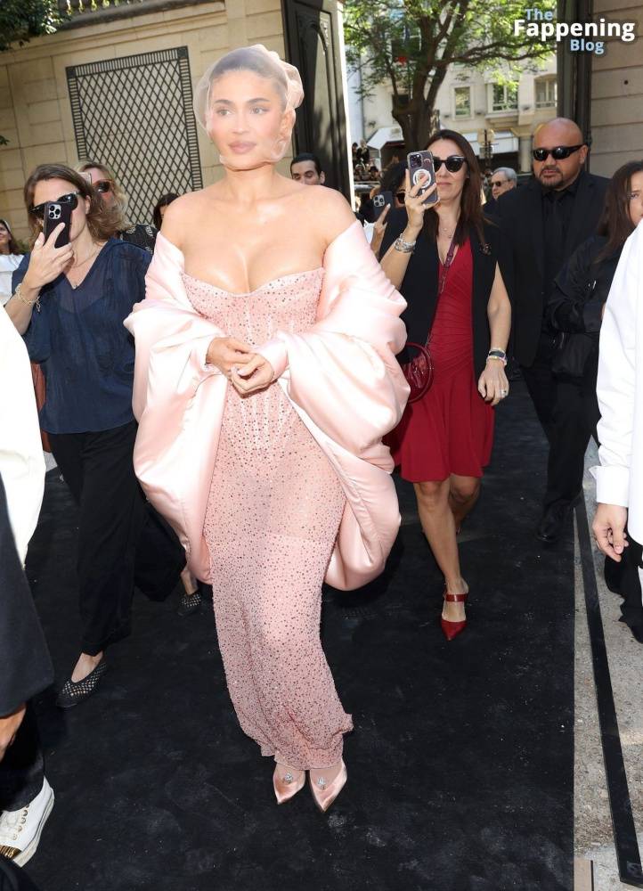 Kylie Jenner Displays Her Sexy Boobs at the Schiaparelli Fashion Show in Paris (25 Photos) - #11