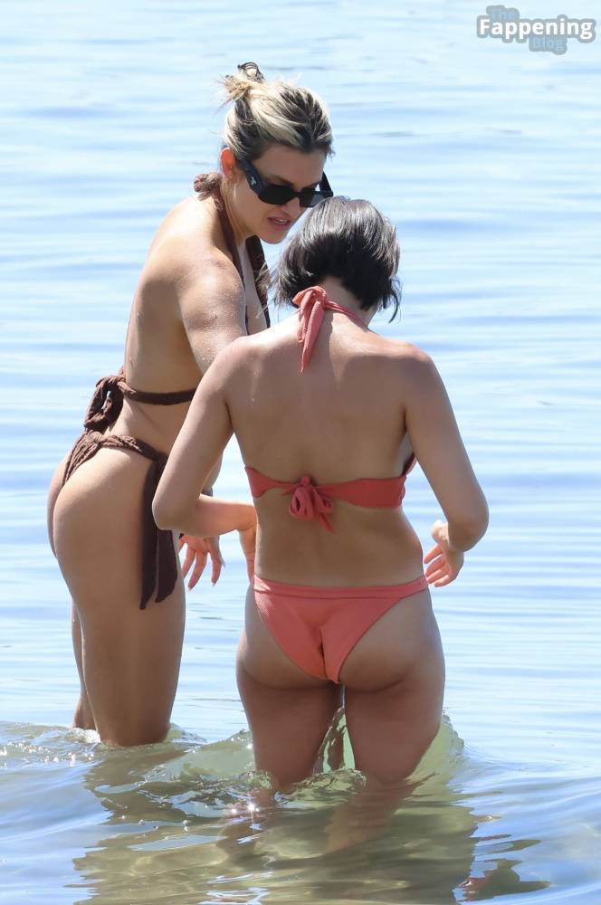 Janette Manrara & Ashley Roberts Laugh and Joke on the Beach in Marbella (74 Photos) - #15