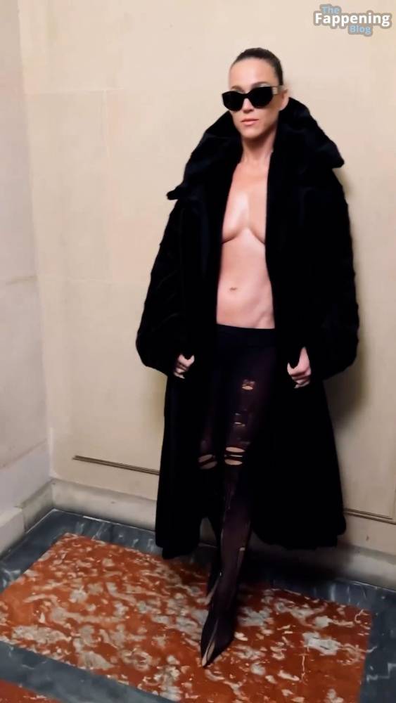 Katy Perry Displays Her Sexy Tits in Paris (78 Photos) - #7