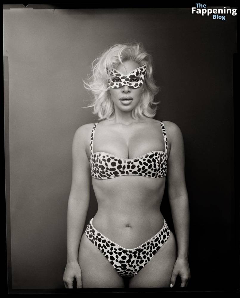 Kim Kardashian Shows Off Her Sexy Body in a Leopard Bikini (6 Photos) - #5