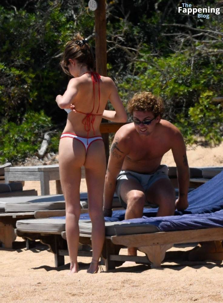 Leni Klum Displays Her Sexy Assets in a Bikini on the Beach in Sardinia (110 Photos) - #4