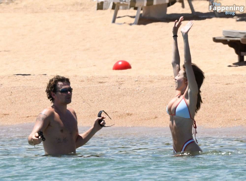 Leni Klum Displays Her Sexy Assets in a Bikini on the Beach in Sardinia (110 Photos) - #9