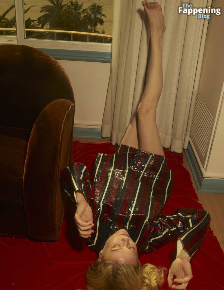 Kirsten Dunst Sexy – Violet Magazine (18 Photos) - #9