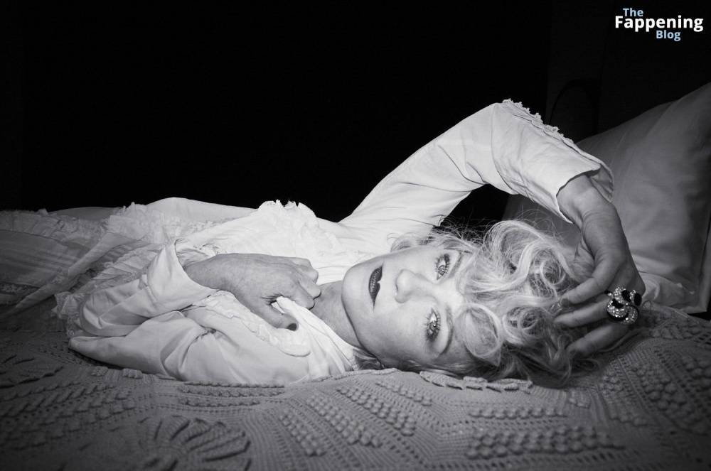 Kirsten Dunst Sexy – Violet Magazine (18 Photos) - #15