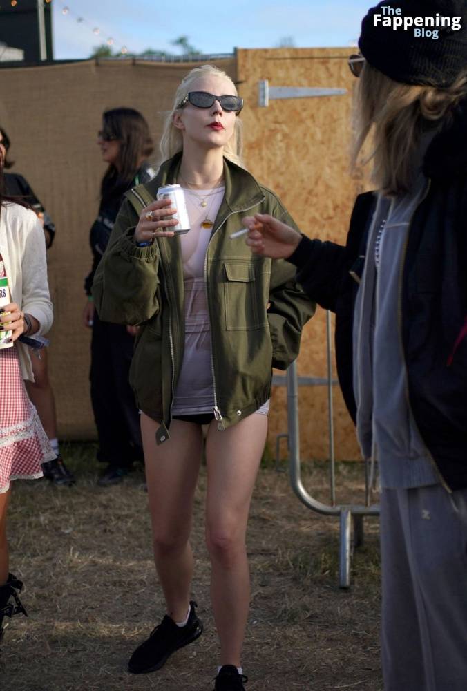 Anya Taylor-Joy Stuns in a Wet T-Shirt at Glastonbury Festival (27 Photos) - #25