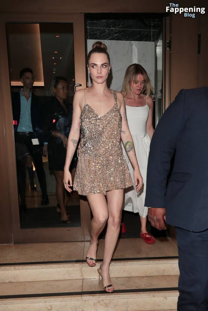 Cara Delevingne Flaunts Her Sexy Legs in London (23 Photos) - #23