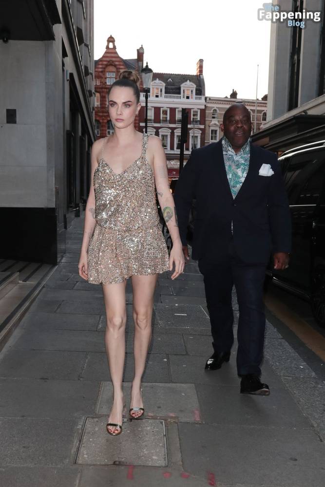 Cara Delevingne Flaunts Her Sexy Legs in London (23 Photos) - #5