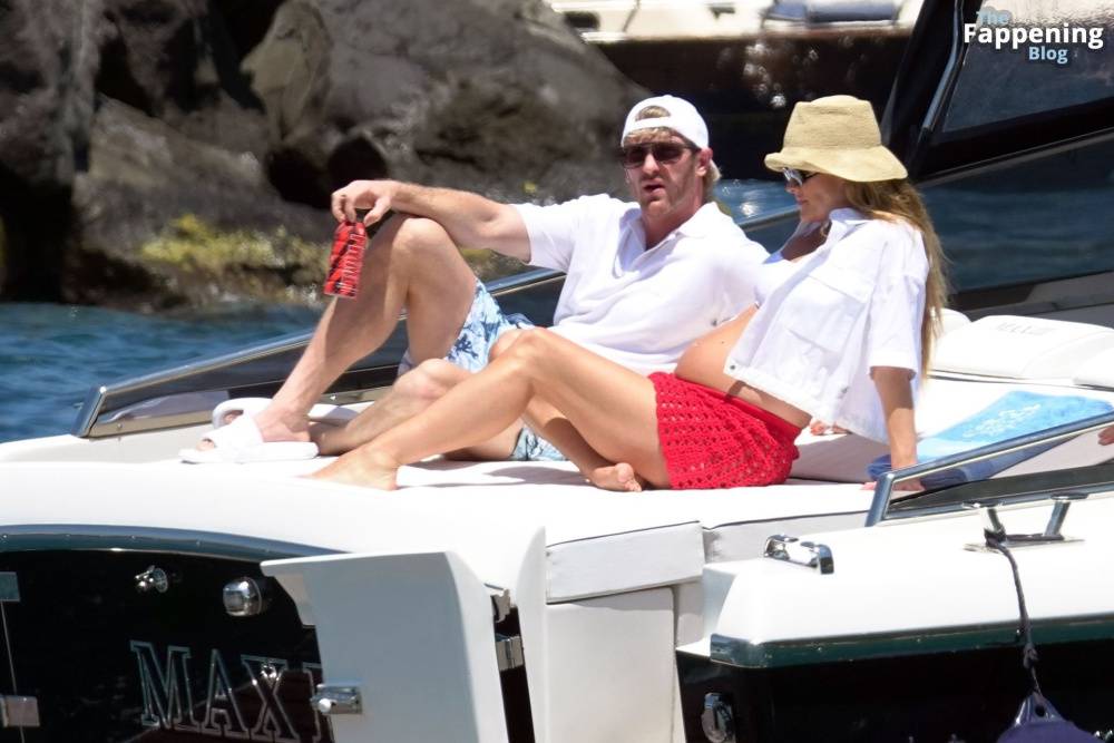 Nina Agdal & Logan Paul Enjoy Their Holiday in Capri (40 Photos) - #6