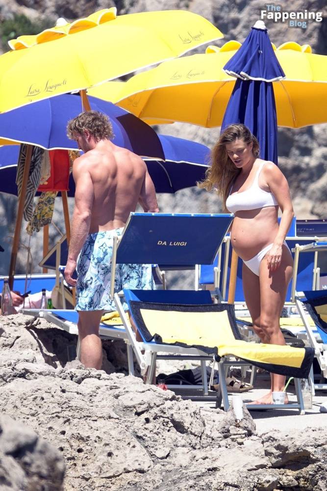 Nina Agdal & Logan Paul Enjoy Their Holiday in Capri (40 Photos) - #12