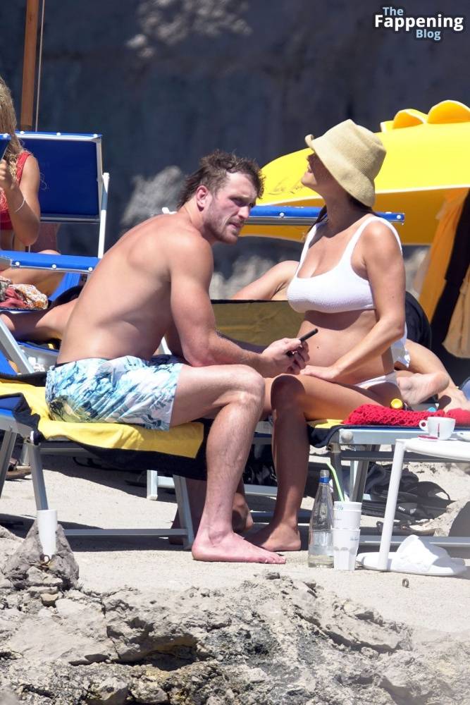 Nina Agdal & Logan Paul Enjoy Their Holiday in Capri (40 Photos) - #27