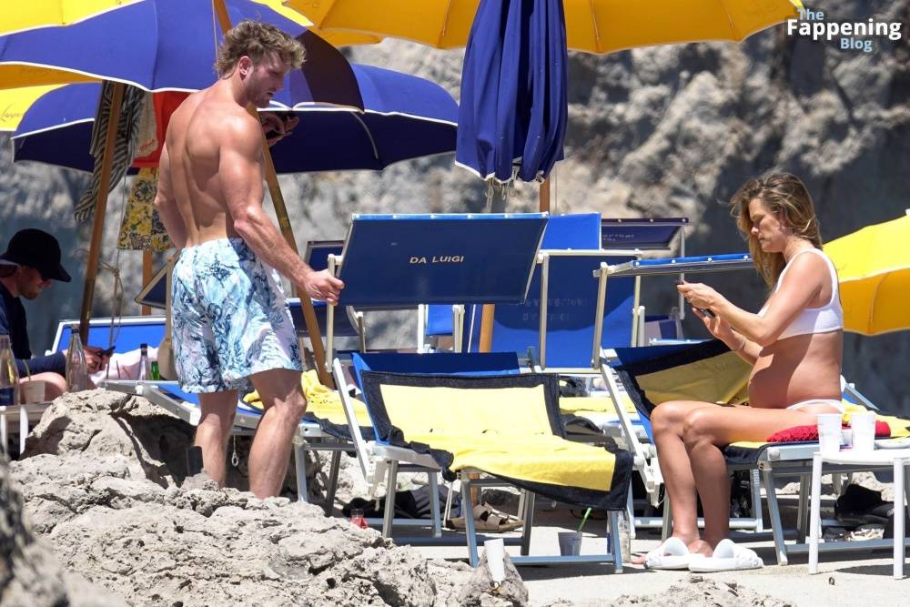 Nina Agdal & Logan Paul Enjoy Their Holiday in Capri (40 Photos) - #11