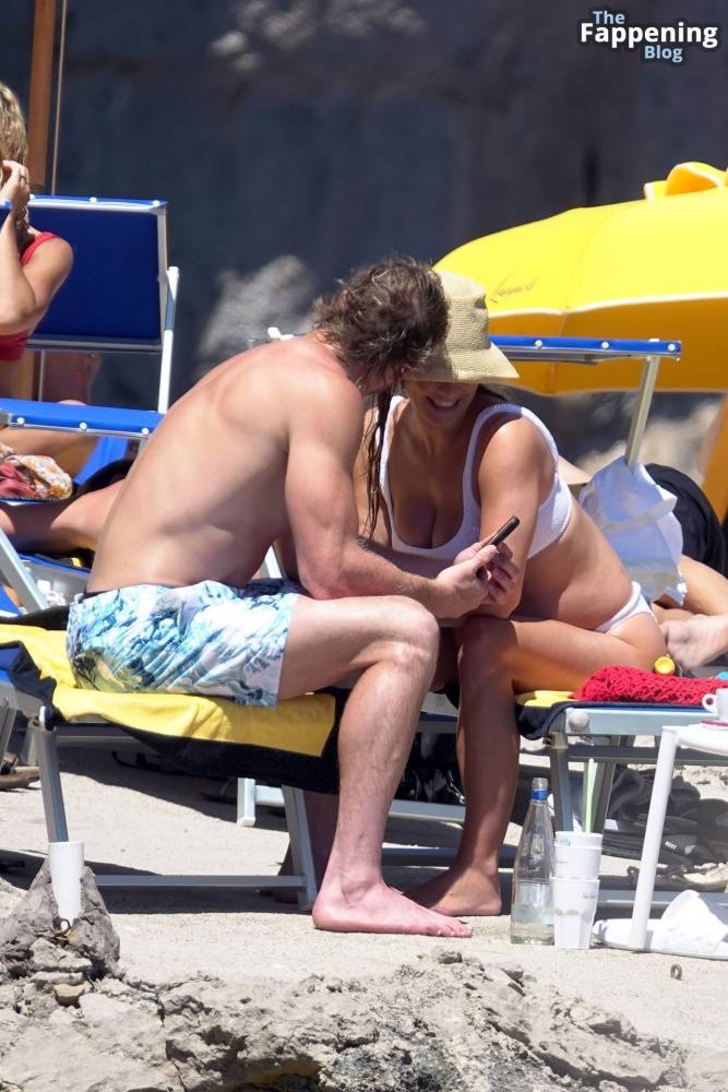 Nina Agdal & Logan Paul Enjoy Their Holiday in Capri (40 Photos) - #24