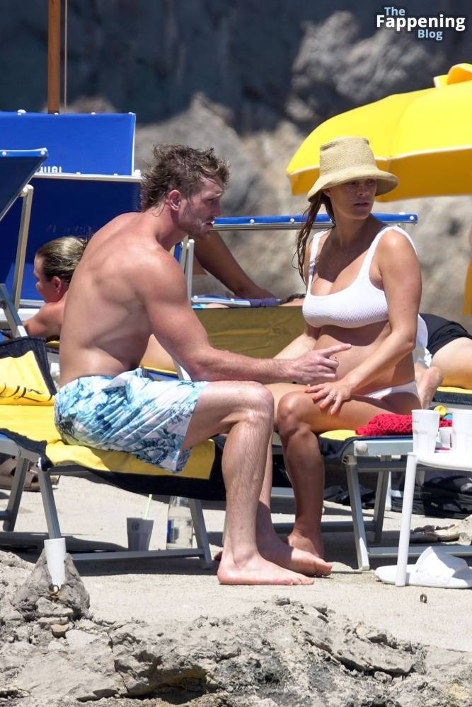 Nina Agdal & Logan Paul Enjoy Their Holiday in Capri (40 Photos) - #22