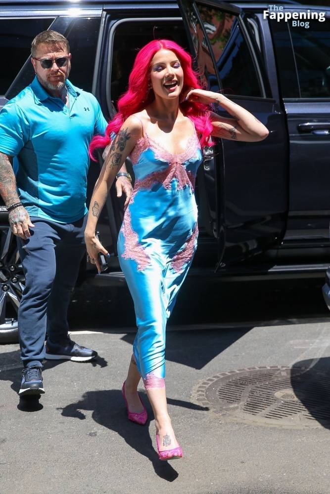 Halsey Heads to a Recording Studio in NYC (20 Photos) - #8