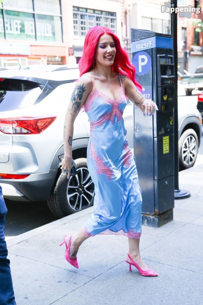 Halsey Heads to a Recording Studio in NYC (20 Photos) - #14