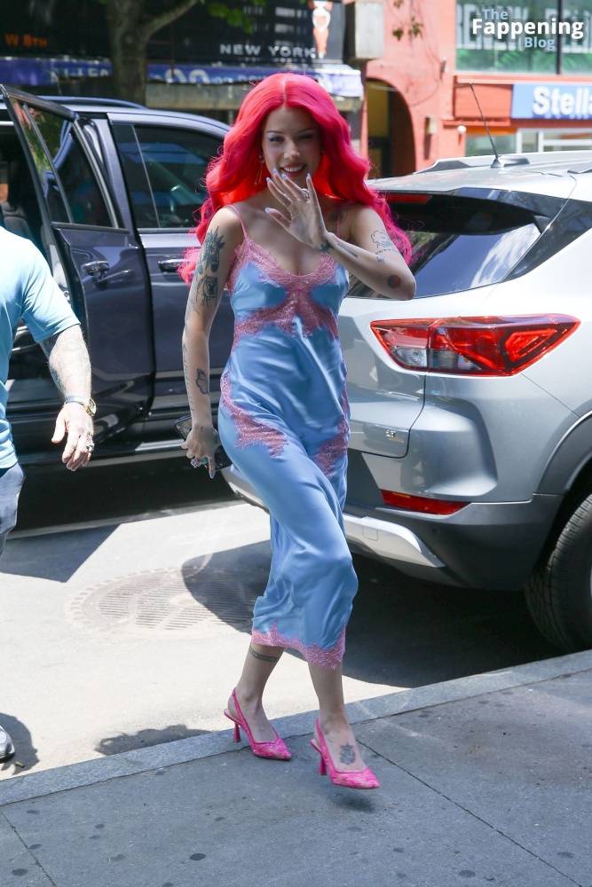 Halsey Heads to a Recording Studio in NYC (20 Photos) - #12