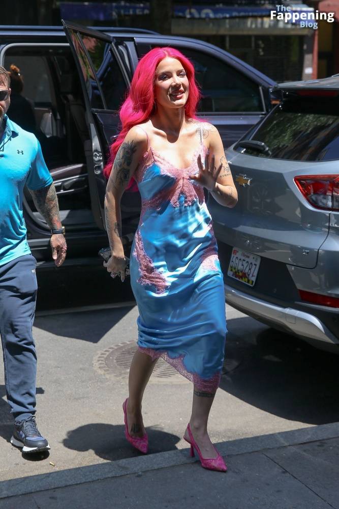 Halsey Heads to a Recording Studio in NYC (20 Photos) - #3