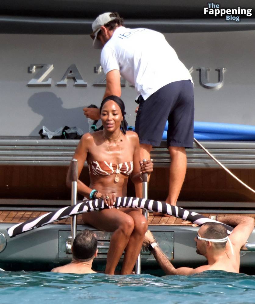 Naomi Campbell, Michelle Rodriguez, Eisa Gonzalez and Afef Jnifen are Seen Out on Holiday in Ibiza (155 Photos) - #6